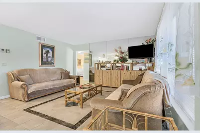 103 Lake Pine Circle Circle #D-1, Greenacres, FL 33463 - Photo 5