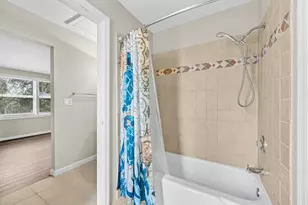 914 Shorewinds Dr, Fort Pierce, FL 34949 - Photo 19