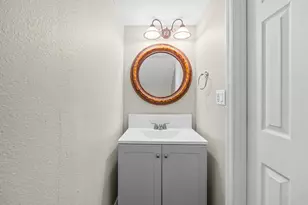 914 Shorewinds Dr, Fort Pierce, FL 34949 - Photo 11