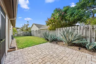 13011 Blue Lake Dr, Wellington, FL 33414 - Photo 9