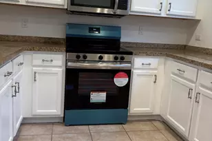 833 Millbrae Ct, West Palm Beach, FL 33401 - Photo 3