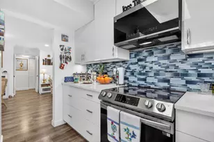 10 Colonial Club Dr, Boynton Beach, FL 33435 - Photo 15