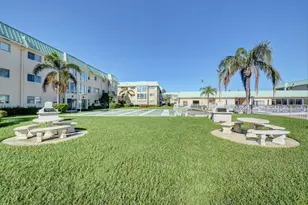 10 Colonial Club Dr, Boynton Beach, FL 33435 - Photo 39