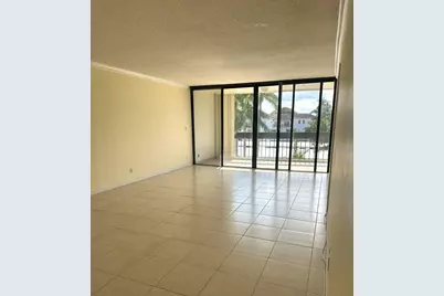 2000 Presidential Way #306, West Palm Beach, FL 33401 - Photo 3