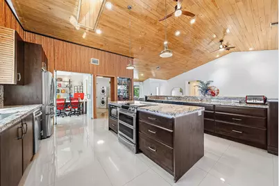 10710 Boca Woods Lane, Boca Raton, FL 33428 - Photo 13