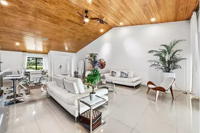 10710 Boca Woods Lane, Boca Raton, FL 33428 - Photo 7