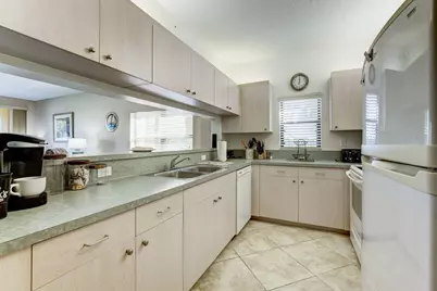 300 Uno Lago Drive #305, Juno Beach, FL 33408 - Photo 11