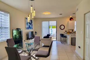 10902 W 33rd Way, Hialeah, FL 33018 - Photo 17