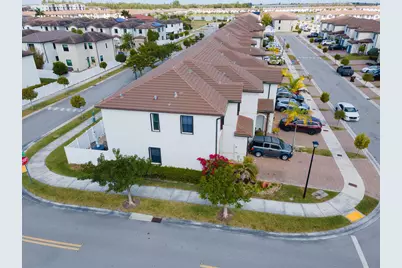 10902 W 33rd Way, Hialeah, FL 33018 - Photo 101