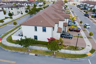 10902 W 33rd Way, Hialeah, FL 33018 - Photo 101