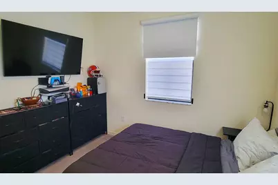 10902 W 33rd Way, Hialeah, FL 33018 - Photo 31