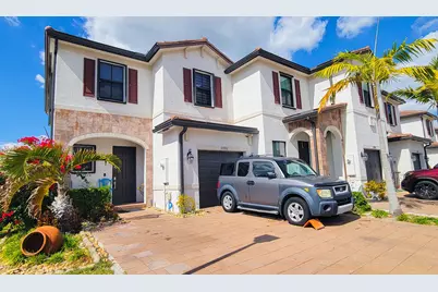 10902 W 33rd Way, Hialeah, FL 33018 - Photo 9