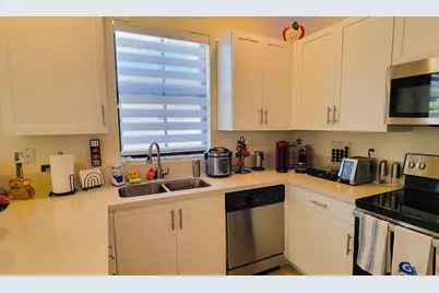 10902 W 33rd Way, Hialeah, FL 33018 - Photo 77