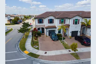 10902 W 33rd Way, Hialeah, FL 33018 - Photo 97