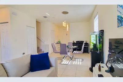 10902 W 33rd Way, Hialeah, FL 33018 - Photo 11