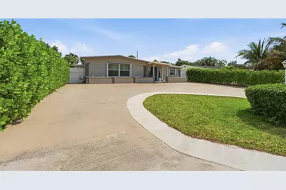 924 Sarazen Drive, West Palm Beach, FL 33413 - Photo 1