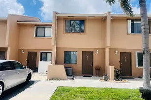 139 Sparrow Dr, Royal Palm Beach, FL 33411 - Photo 1