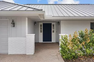 6061 SE Medinah Ln, Stuart, FL 34997 - Photo 3