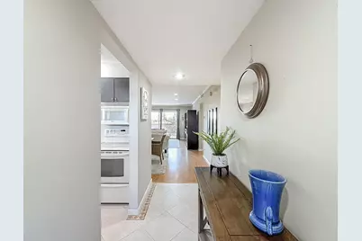 150 Lake Nancy Lane #419, West Palm Beach, FL 33411 - Photo 3