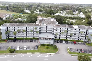 9235 SW 8th St, Boca Raton, FL 33428 - Photo 5