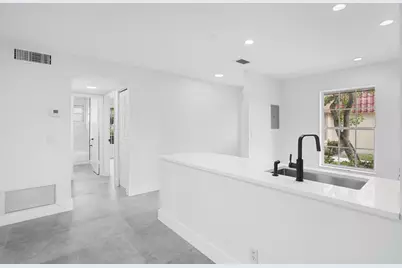 737 Nantucket Circle #B, Lake Worth, FL 33467 - Photo 7