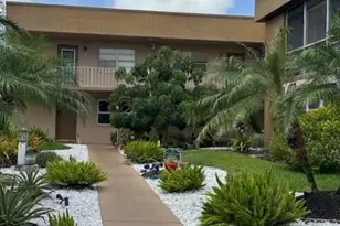 29 Flanders A, Delray Beach, FL 33484 - Photo 1