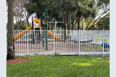 5845 Gypsum Place, West Palm Beach, FL 33413 - Photo 21