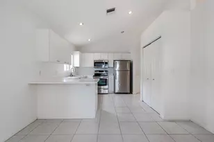 1975 Oak Berry Cir, Wellington, FL 33414 - Photo 9