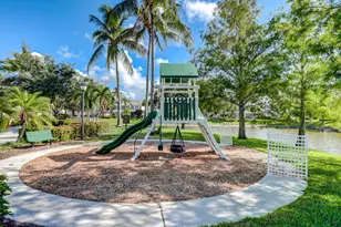 355 Salinas Dr, Palm Beach Gardens, FL 33410 - Photo 43