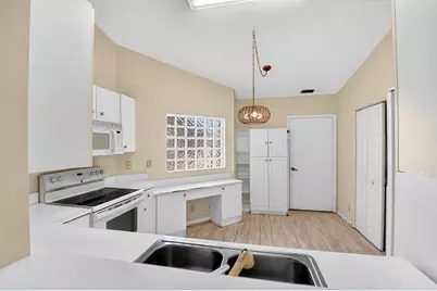 6143 Floral Lakes Drive, Delray Beach, FL 33484 - Photo 13