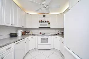 220 Richmond C, Deerfield Beach, FL 33442 - Photo 15