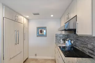 900 Ocean Dr, North Palm Beach, FL 33408 - Photo 9