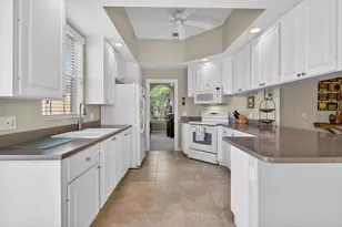 10563 SW Stratton Dr, Port Saint Lucie, FL 34987 - Photo 11