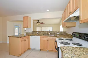 209 Oak Ln, Port Saint Lucie, FL 34952 - Photo 19