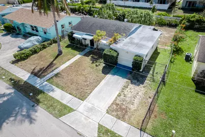 137 W 34th Street, Riviera Beach, FL 33404 - Photo 1