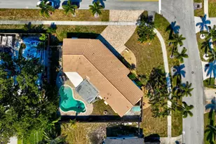 301 SE 8th Ave, Deerfield Beach, FL 33441 - Photo 3