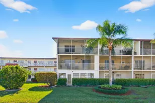 33 Fanshaw A, Boca Raton, FL 33434 - Photo 3