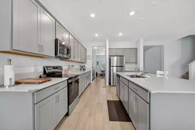 12328 SW Roma Circle, Port Saint Lucie, FL 34987 - Photo 11