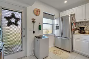 130 Lake Meryl Dr, West Palm Beach, FL 33411 - Photo 5