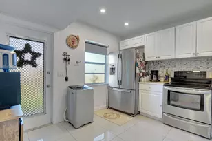 130 Lake Meryl Dr, West Palm Beach, FL 33411 - Photo 19