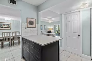721 Lori Dr, Palm Springs, FL 33461 - Photo 9