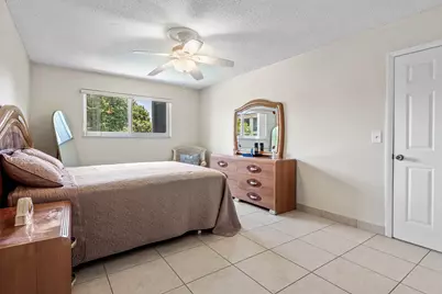 721 Lori Drive #208, Palm Springs, FL 33461 - Photo 13