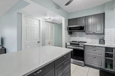 721 Lori Drive #208, Palm Springs, FL 33461 - Photo 9