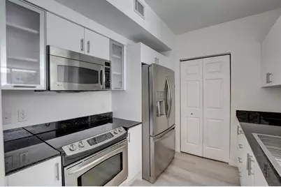 700 E Boynton Beach Boulevard #403, Boynton Beach, FL 33435 - Photo 5