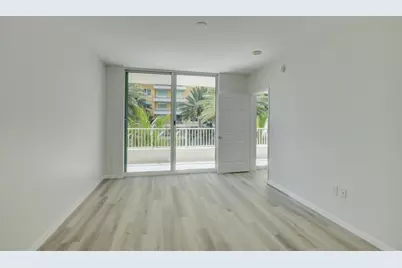 700 E Boynton Beach Boulevard #403, Boynton Beach, FL 33435 - Photo 11