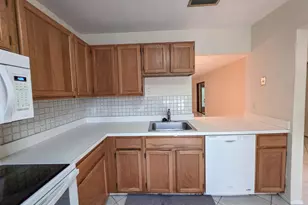 103 Rose Bay Ct, West Palm Beach, FL 33411 - Photo 3