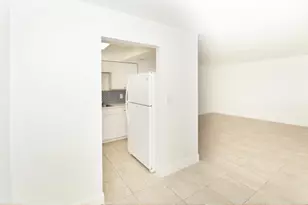 402 Lake Shore Dr, Lake Park, FL 33403 - Photo 11