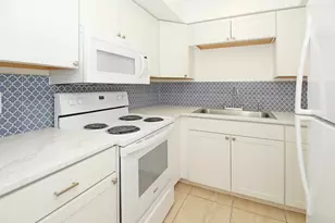 402 Lake Shore Dr, West Palm Beach, FL 33403 - Photo 13