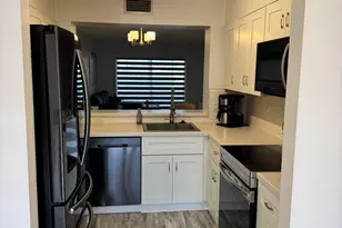 7287 S Devon Dr, Tamarac, FL 33321 - Photo 9