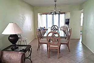 32 Colonial Club Dr, Boynton Beach, FL 33435 - Photo 9